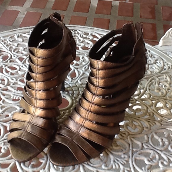 Sandles