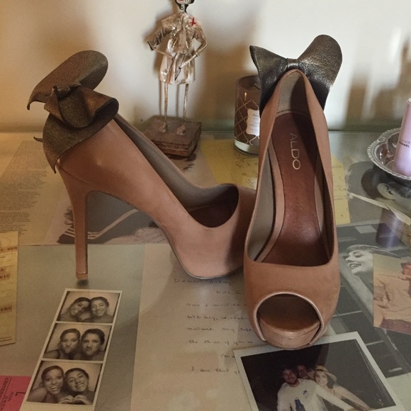 Peep Toe Camel Leather Heel