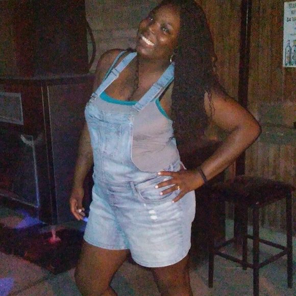 Meet your Posher, Kimbriona - Picture 1 of 1