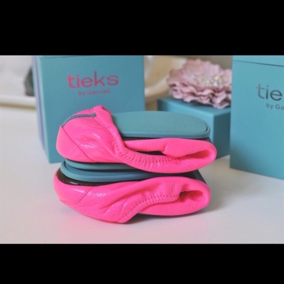 ISO: Matte Black or Pop Pink Tieks Size 6! - Picture 2 of 2