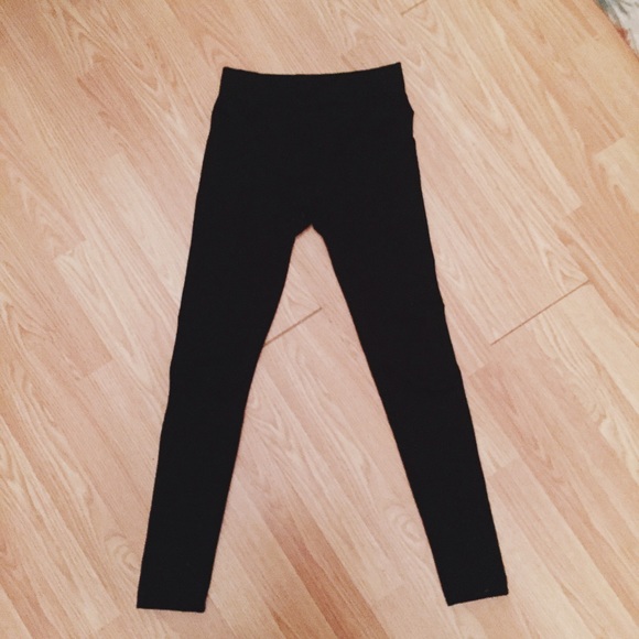 Black leggings