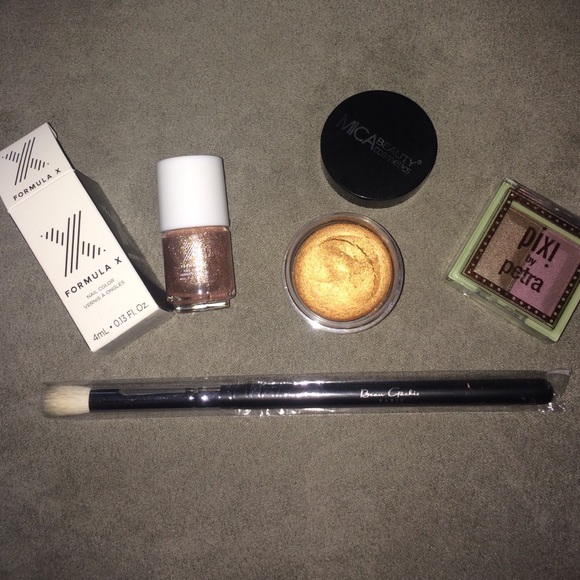 Miscellaneous makeup items