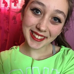 Meet your Posher, Abi