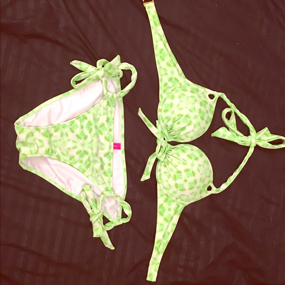 Line green pattern bikini