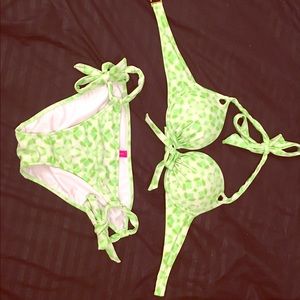 Line green pattern bikini