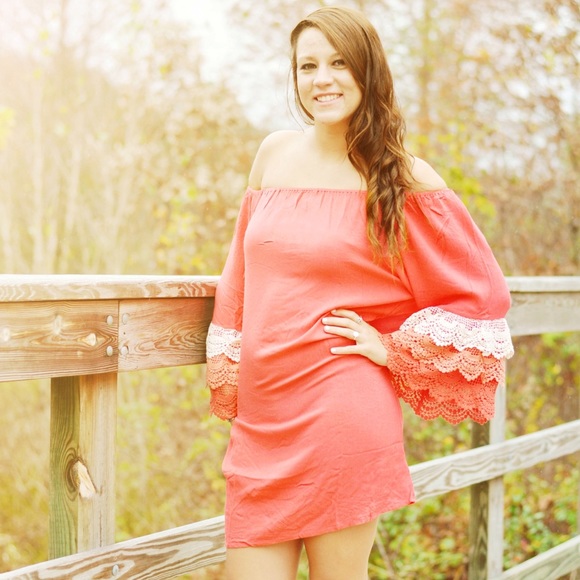 〰 LOWEST 〰 Off the shoulder Dress