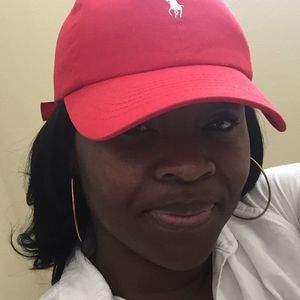 Meet your Posher, Briana