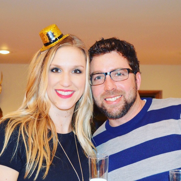 Meet your posher. - Picture 3 of 3