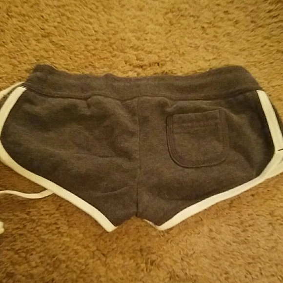 Shorts - Picture 2 of 3