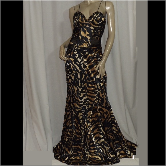 Beautiful Gold and Black Formal Dress Size 12