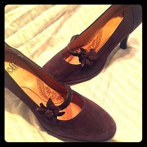 Soft plum/purple heels