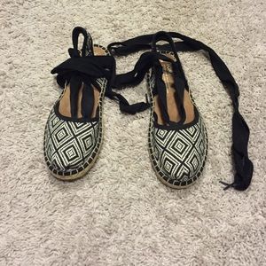 TOMS Espadrilles