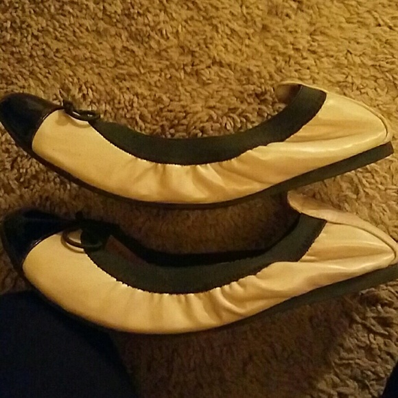Shoes - Picture 3 of 4