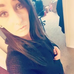 Meet your Posher, Karisha