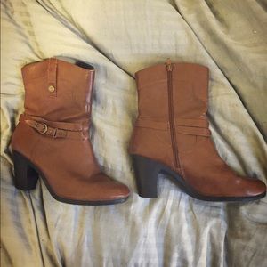 Aerosoles Faux Leather Ankle Boot Heels Size 10