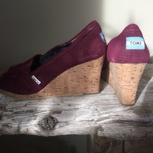 Toms wedges
