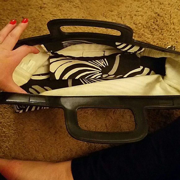 Handbag - Picture 4 of 4