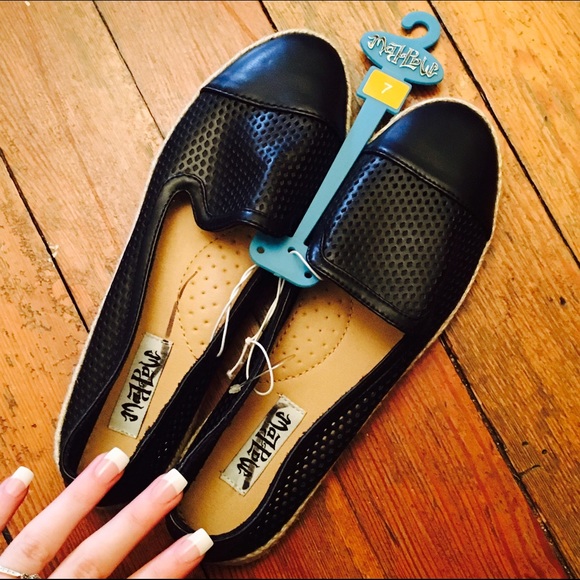 NWOT Black Leather Flats