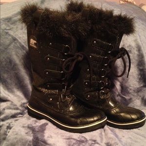 Black sparkle Sorel boots