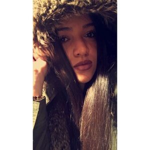 Meet your Posher, Gabriela