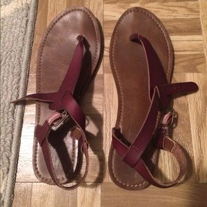 T strap sandals