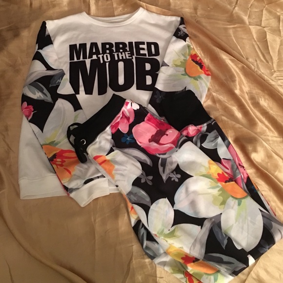 MTTM sweatshirt and jogger set