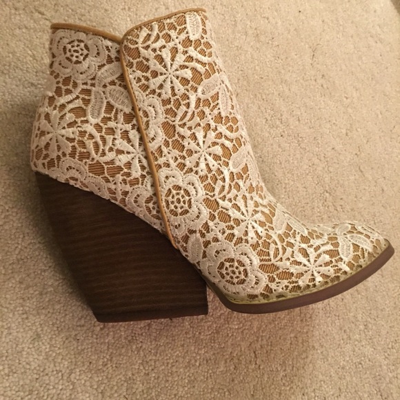 Lace white and nude booties