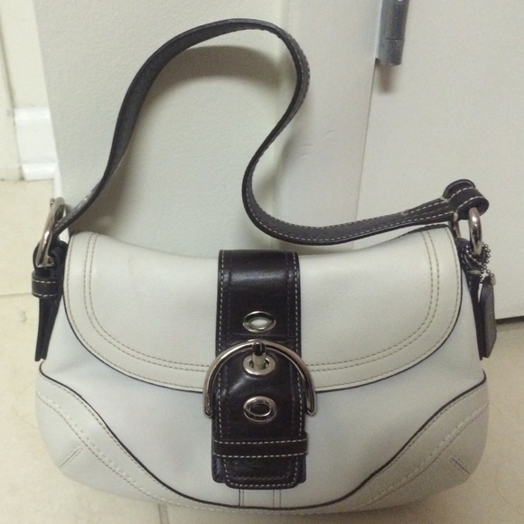 Small Coach shoulder bag