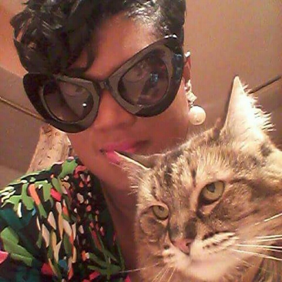 CAT WOMAN SUNGLASSES