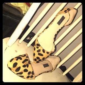 9W Leopard Pointed Toe Flats!