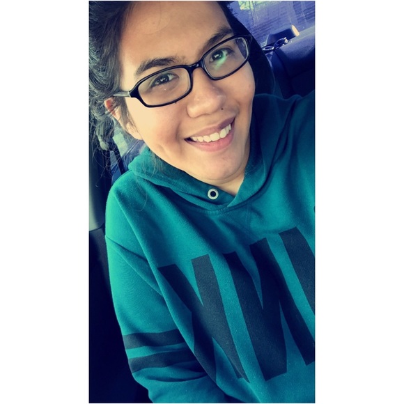 Meet your Posher, Rosana - Picture 1 of 1