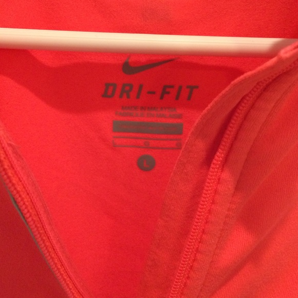 Nike sweater - Picture 2 of 2
