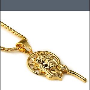 Beatiful Jesus head and chain 18k gold plated