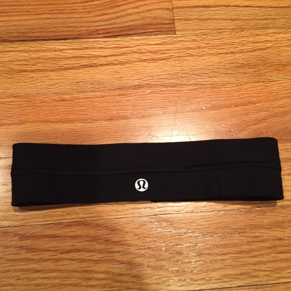 Lululemon black headband