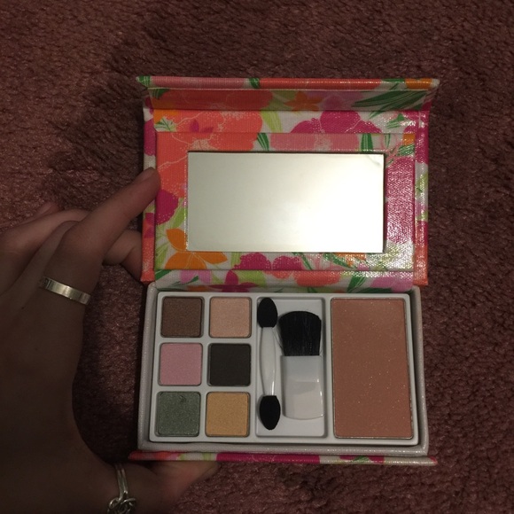 Elizabeth Arden makeup!