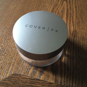 Cover FX matte setting powder
