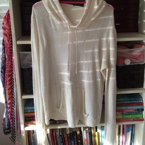 🎉SALE 24 HRS 🎉 Cream Brandy Melville sweater