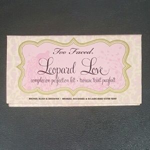 Too Faced Leopard Love Blush Palette