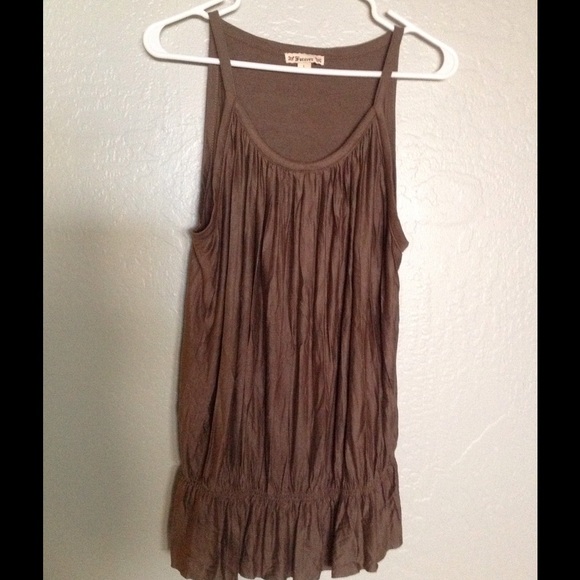 🎀Adorable Ruffled Tunic Top🎀 - Picture 1 of 3