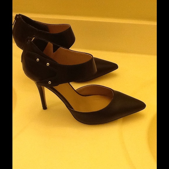 Black pump - Picture 1 of 4