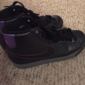 Black high top Nike