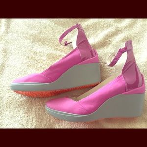 New Tsubo Pink Wedges Modern Extra Comfort 9.5