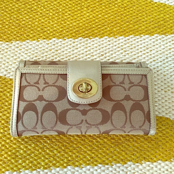 Gorgeous Coach Wallet