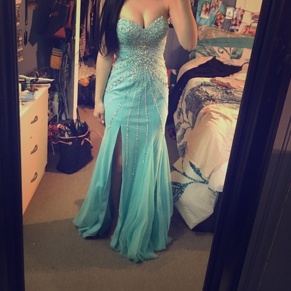 Beautiful prom dress!