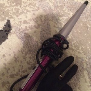 Conair Infinity curling wand with glove