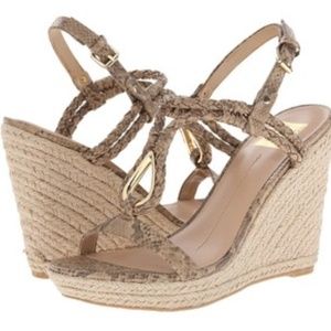 NWOB DV by Dolce Vita Wedge Sandal,Taupe Snakeskin