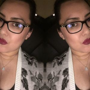 Meet your Posher, Analia