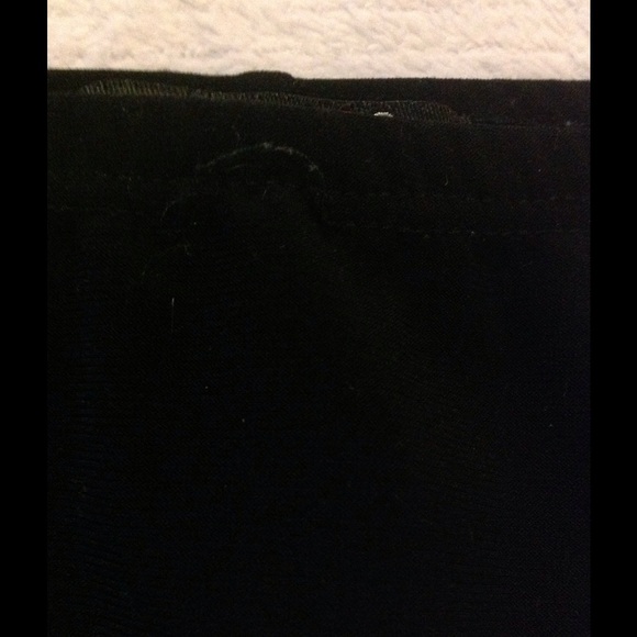 🎀Knee Length Black Skirt with Bottom Bow🎀 - Picture 3 of 4