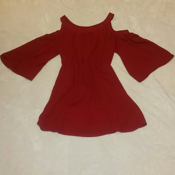Open shoulder red party dress