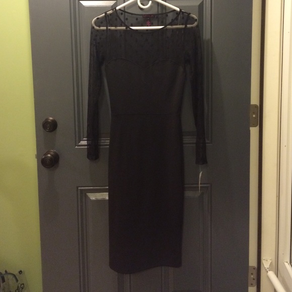 NWT- Form fitting black dress midi